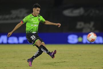 El joven futbolista paraguayo de 20 años llegó al futbol mexicano para vestir la playera de Bravos de Juárez. Armoa llegó al equipo fronterizo procedente de Sportivo Luqueño. Con este equipo jugó ocho partidos (cuatro como titular) y no pudo hacerse presente en el marcador. El originario de Central, Paraguay, no pesó en su primer torneo en la Liga MX.