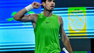 Carlos Alcaraz, durante su partido contra Karen Khachanov en Doha.