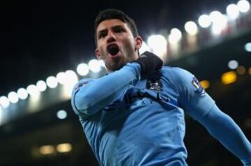 Sergio &#039;Kun&#039; Aguero celebra su gol ante el United, que dio la victoria a su equipo en Old Trafford.