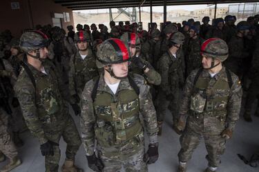 La línea de salida, todo está listo para empezar. La tensión y los retos personales agolpan en la cabeza. Esta prueba pone fin a semanas de ejercicios y preparación. Los compañeros que no participan vienen a apoyar, son momentos de concentración y ganas d