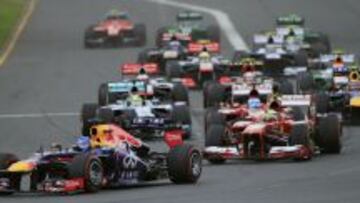 CAMBIO EN EL ORDEN ESTABLECIDO. Vettel comenzó mandando en Australia con el Red Bull, pero después cedió ante Lotus y Ferrari.