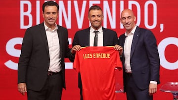 Luis Enrique, Rubiales y Molina durante la presentaci&oacute;n del asturiano como seleccionador espa&ntilde;ol. 