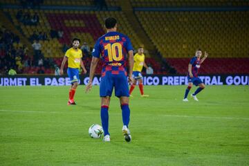 Empate a uno en El Campín entre las leyendas de Colombia y las del Barcelona. Los mejores momentos que se vivieron en Bogotá.