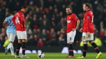 Mata (centro) y Rooney seguirán; 'Chicharito' podría salir.