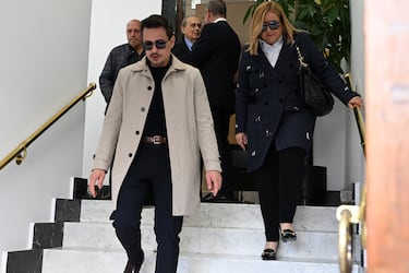 Nacho Gay y Pilar Vidal a la salida de la capilla ardiente.