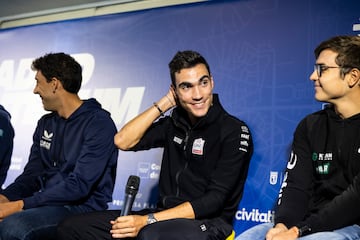 Ayuso, junto a Omar Fraile y Raúl García Pierna, en la mesa redonda del Madrid Criterium 2023.