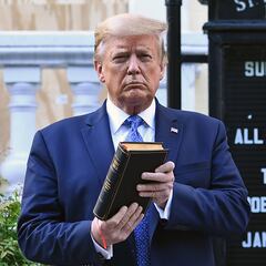 ¿Por qué Donald Trump ha comenzado a vender Biblias?