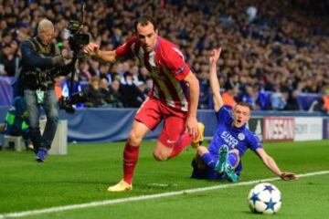 Jamie Vardy y Diego Godín.