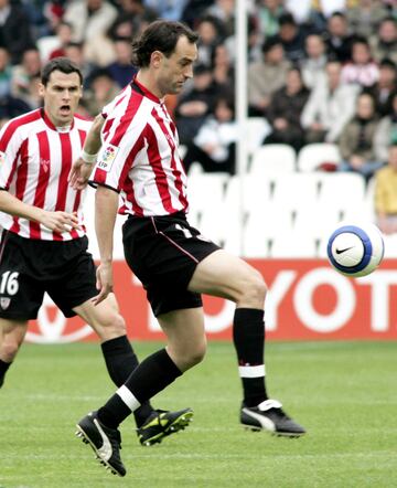 452 partidos, desde 1994 a 2010 con la Real Sociedad (7), Athletic Club (445)