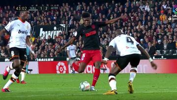 Ejercicio de agudeza visual: ¿llegan a ver el balón en el pepinazo a gol de Thomas?