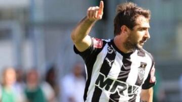 Jugó sólo dos partidos en Boca Juniors y nunca destacó en Unión, antes de llegar a la UC. Marcó 16 goles y emigró al Genoa. Hoy brilla en Brasil.