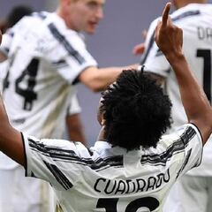 Cuadrado salva a la Juventus ante la Fiorentina