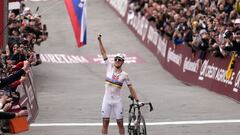 Pogacar arrasa en la Strade Bianche y desempata con Cancellara