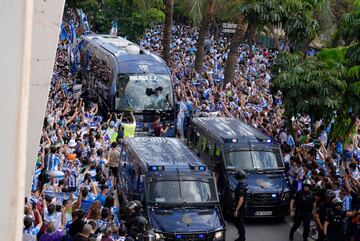 Llegada del Málaga a La Rosaleda para medirse al Celta B.