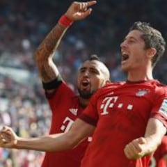 Agónico gol de Lewandowski le da la victoria al Bayern de Vidal