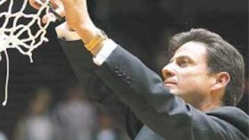 <b>ENTRE LOS MEJORES. </b>Pitino corta la red tras ganar a West Virginia.