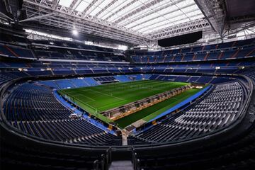 Las planchas que permiten guardar el césped en el hipogeo es uno de los elementos estrella de la remodelación del Bernabéu. El conjunto blanco ha publicado nuevas fotografías de dichas planchas para ver los entresijos del mecanismo.