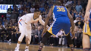 OKLAHOMA CITY, OK - FEBRUARY 11: Russell Westbrook #0 of the Oklahoma City Thunder and Kevin Durant #35 of the Golden State Warriors face off during the first half of a NBA game at the Chesapeake Energy Arena on February 11, 2017 in Oklahoma City, Oklahoma. NOTE TO USER: User expressly acknowledges and agrees that, by downloading and or using this photograph, User is consenting to the terms and conditions of the Getty Images License Agreement. J Pat Carter/Getty Images/AFP
== FOR NEWSPAPERS, INTERNET, TELCOS & TELEVISION USE ONLY ==