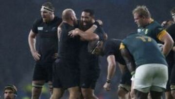 Los All Blacks celebran el pase a la final.