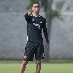 Rafael Márquez ya hace trabajo de directivo en el Atlas