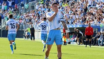 Roberto, celebrando uno de sus goles ante el Atlético Baleares.