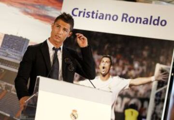 Images from today's event held in the President's box at the Santiago Bernabéu.