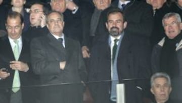 Gritos de "Florentino, dimisión" y pitada monumental a Benítez