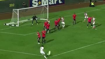 El golazo de tiro libre del Mati Fernández en amistoso