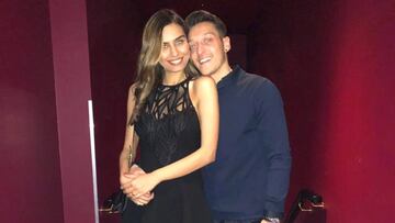Özil declara su amor por Amine Gülşe, Miss Turquía