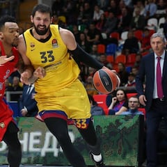Un tiro mágico de Mirotic mete en cuartos al Barcelona
