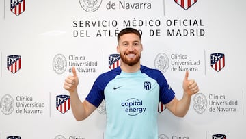 Matt Doherty pasa el reconocimiento médico con el Atlético.