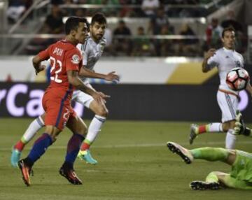 México y Chile juegan el último partido de cuartos de final de la Copa América Centenario en el Levi's Stadium en Santa Clara, California.