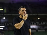 Nicolas Larcamon head coach of Cruz Azul during the 12th round match between Mazatlan FC and Cruz Azul as part of the Liga BBVA MX Varonil, Torneo Clausura 2026 at El Encanto Stadium, on March 20, 2026 in Mazatlan, Sinaloa, Mexico.