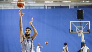 Pierre Oriola, durante un entrenamiento con la Selección.