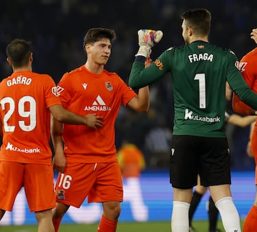 Con un eléctrico recorte dejó sentados a dos rivales, antes de marcar el tanto que cerró la victoria contra el Deportivo. El primer gol en Segunda para el joven futbolista de 19 años.

