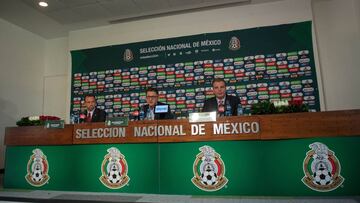 Foto durante la conferencia de prensa de Juan Carlos Osorio dando la lista de convocados para el mundial Rusia 2018.
 
 En la foto: Juan Carlos Osorio