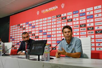 Rubi y Mohamed El Assy, durante la presentación del nuevo técnico de la UD Almería.