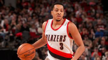 McCollum (32) le da relevo a Lillard y los Blazers no frenan