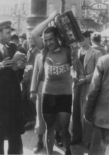 Mariano Cañardo disputó en dos ocasiones el Mundial en Ruta, en 1930 y en 1933, en ambos años quedó en séptimo lugar.