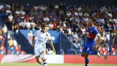 Retegui decidió en el descuento