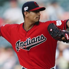 Carlos Carrasco, diagnosticado con leucemia, regresará a la MLB