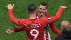 Torres entra al terreno de juego en la final de la Europa League.