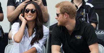 Meghan Markle y Enrique de Inglaterra han posado por primera vez juntos en Toronto.