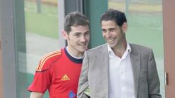 <b>AMIGOS. </b>Hierro y Casillas, ayer en Las Rozas.