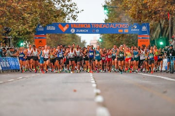 La carrera popular de la Media Maratón Valencia Trinidad Alfonso Zurich 2022,   congregó cifras de récord, gracias a sus 20.000 participantes.