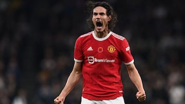 Manchester United&#039;s Uruguayan striker Edinson Cavani celebrates after scoring against Tottenham Hotspur. 