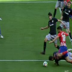 Penalti no señalado de Núñez a Diego Costa en el minuto 18