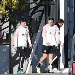 Celades vuelve a los inicios y prueba con Soler en la derecha