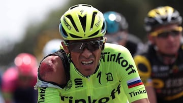 Contador, con una herida en el hombro tras su ca&iacute;da.