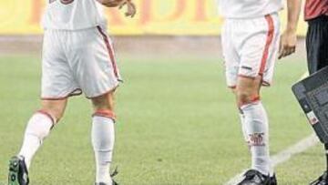 <b>DÚO DE GOLEADORES. </b>Moisés, con Toedtli en tiempos sevillistas.